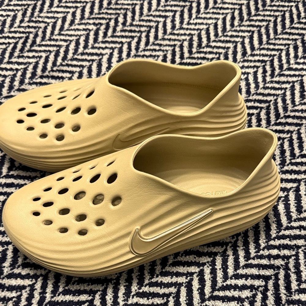 Nike Mens- size 8- Slip-foam- On Clogs- taupe